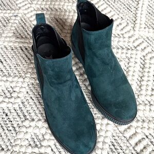 Mephisto Emie Chelsea Bootie Dark Teal Suede Pull Tab Sz 7.5